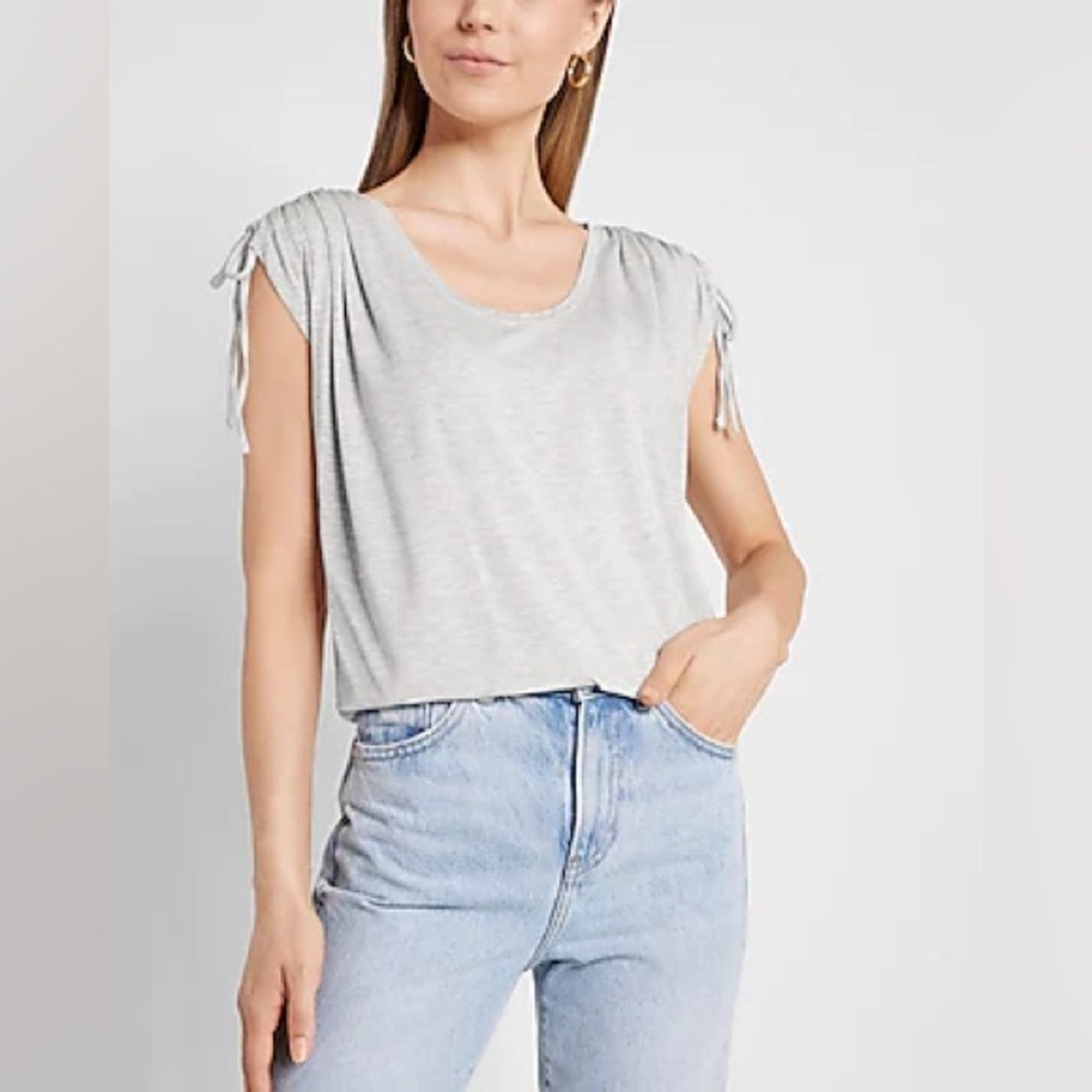 Express Short Sleeve Ruched Shoulder Relaxed Tee Size M